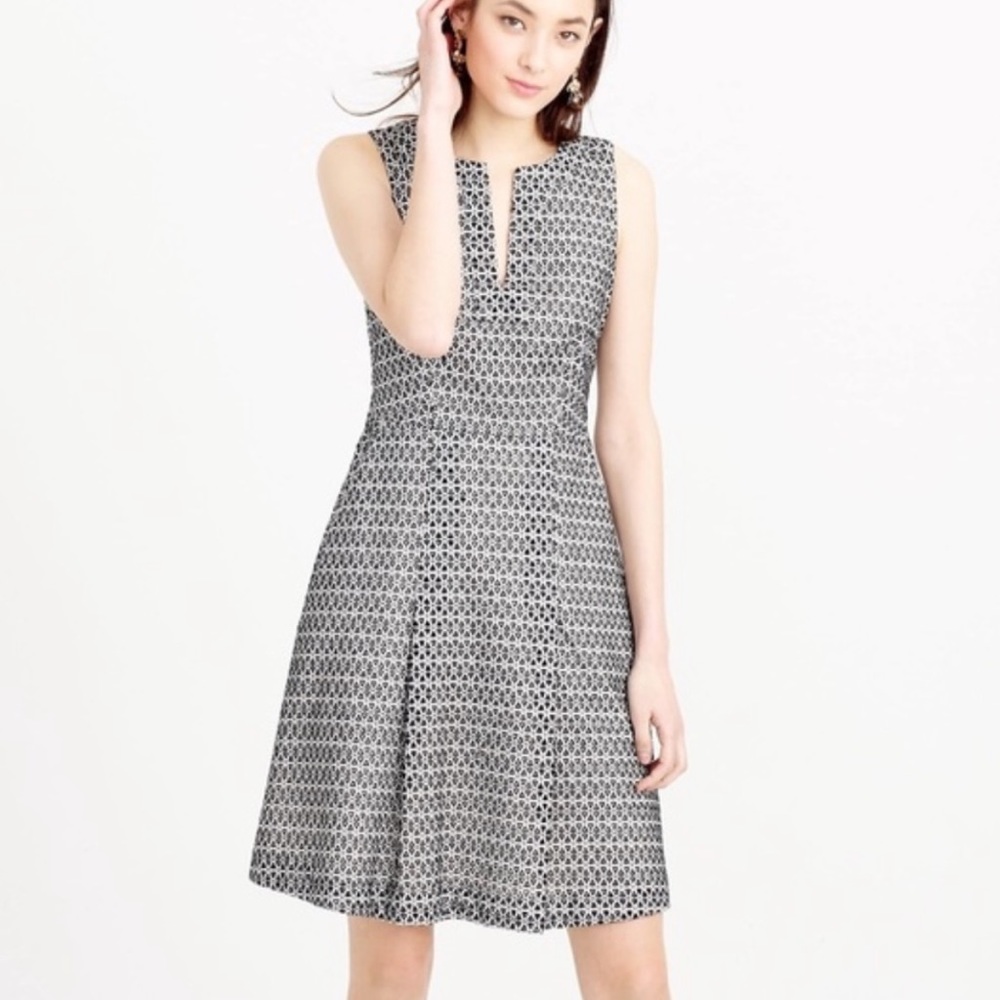NWOT J Crew Contrast Eyelet Sleeveless Cutout V-Neck Fit & Flare Minidress Sz 0